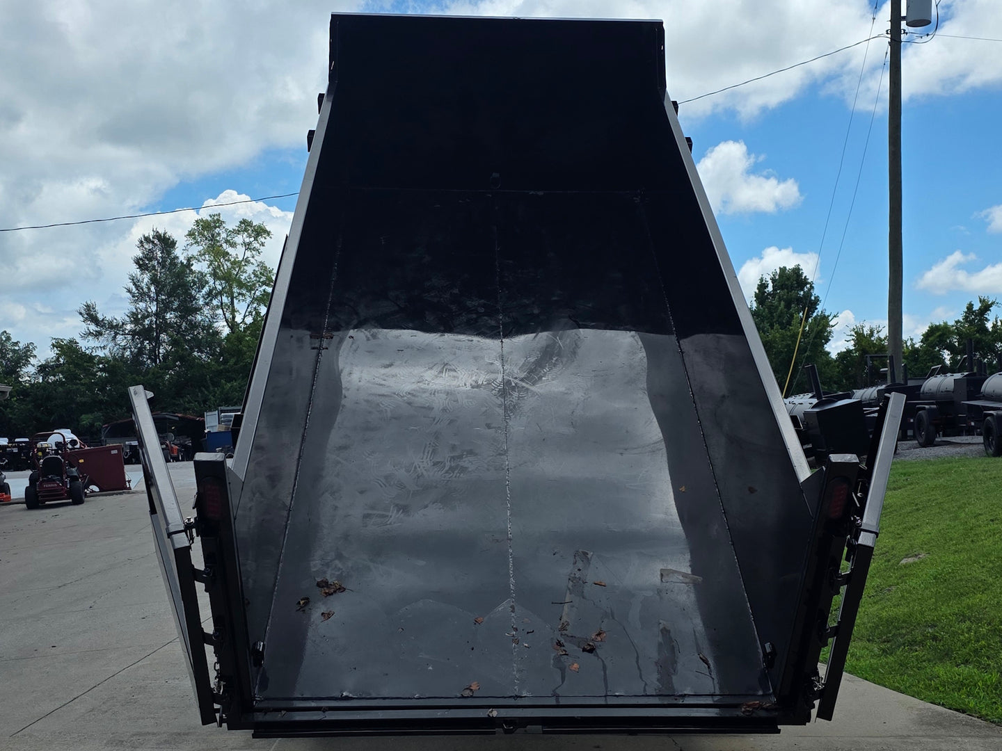 7x16x3 Gorilla Telescopic Leaf Dump Trailer System With 21hp Leaf Debris Loader Lifted back side picture 