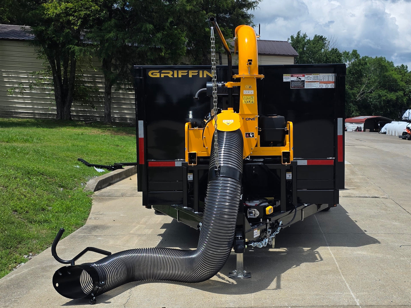 7x16x3 Gorilla Telescopic Leaf Dump Trailer System With 21hp Leaf Debris Loader Open front side picture.