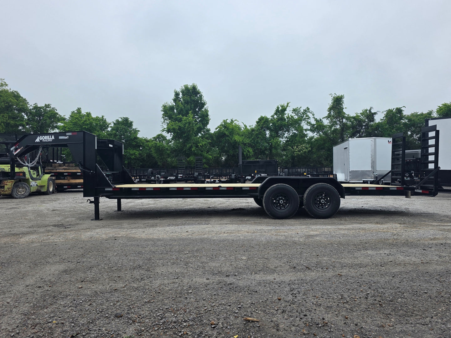 7x24 Gooseneck Equipment Trailer (2) 7K Axles Standup Ramps 14k GVWR Right side picture 
