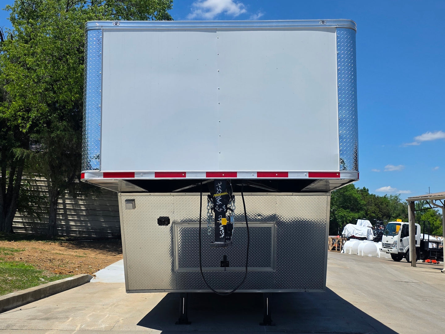 8.5 x 32' Gooseneck King Pin Fifth Wheel Trailer 3-10K axles Front side picture 