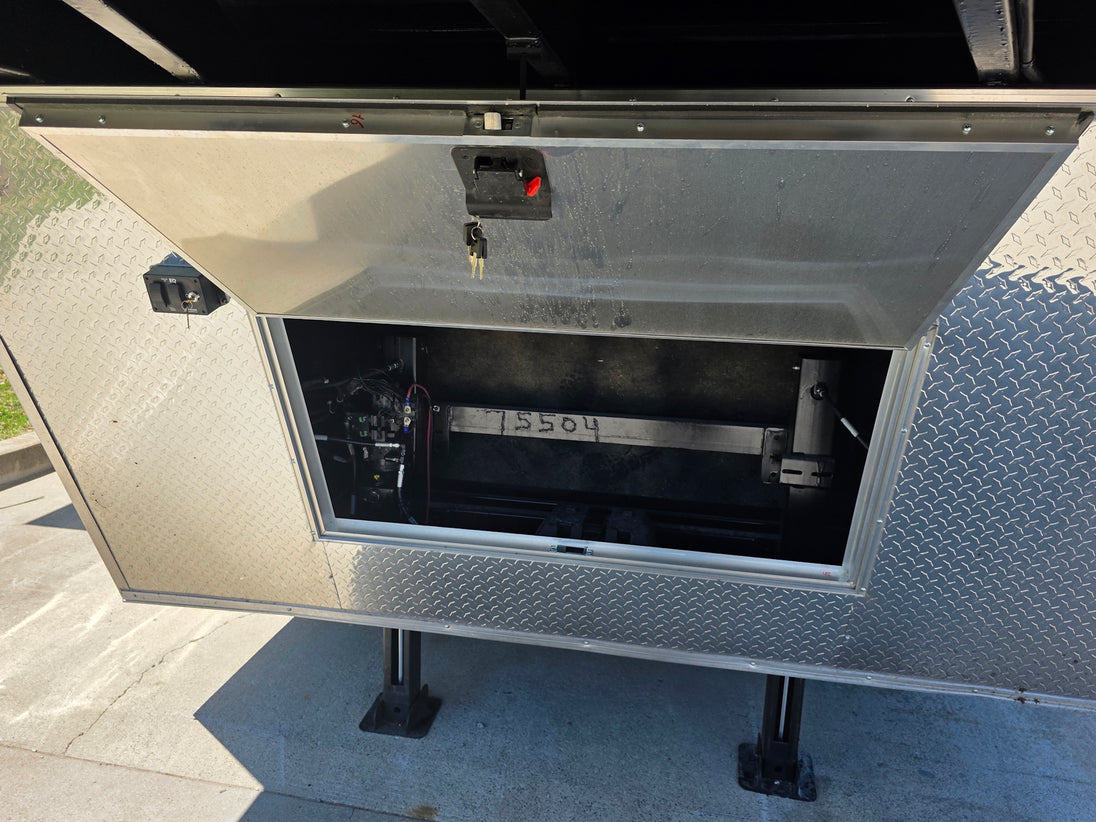 8.5 x 32' Gooseneck King Pin Fifth Wheel Trailer 3-10K axles Hydraulic space compartment picture  