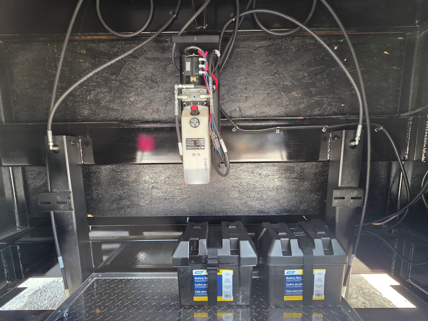 8.5' x 40' Gooseneck Display Merchandise Concession Trailer hydraulic system picture 