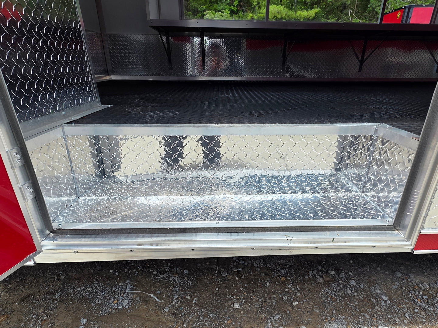 8.5' x 40' Gooseneck Display Merchandise Concession Trailer Step picture 