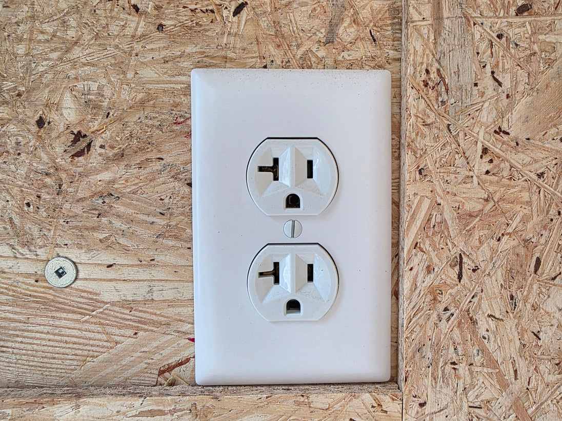  8.5x16 white w/ blackout stage Outlet picture 