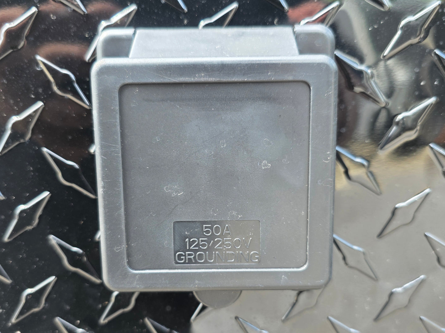 8.5x20 16' stage-34553 Exterior outlet picture 