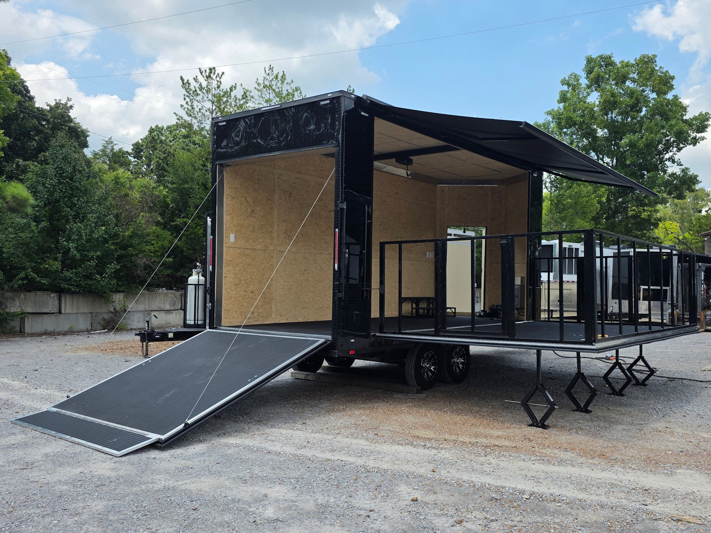 8.5x20 16' stage-34553 Open back right angle picture