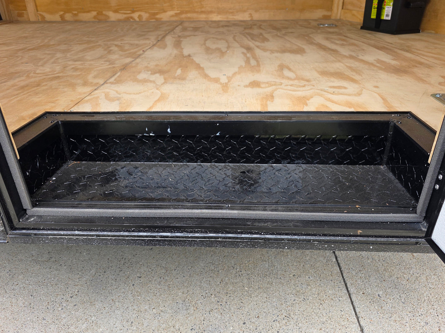 8.5x20 White With Blackout Package 2-5200lb axles Interior step picture 