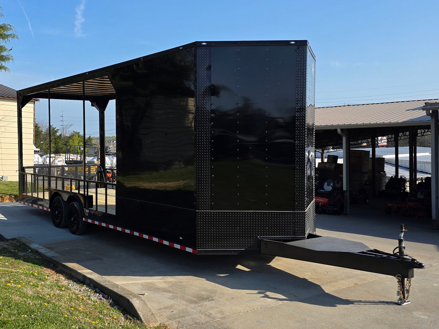 8.5x26 Hybrid with roof Front left angle picture 