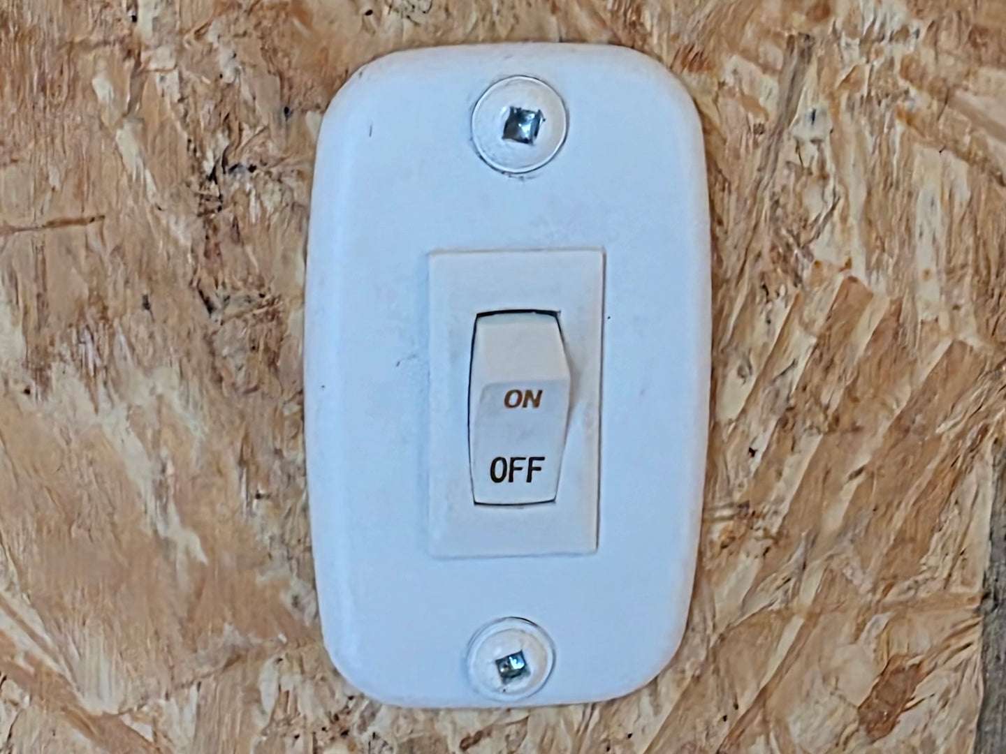 8.5x26 Hybrid with roof Interior switch picture 