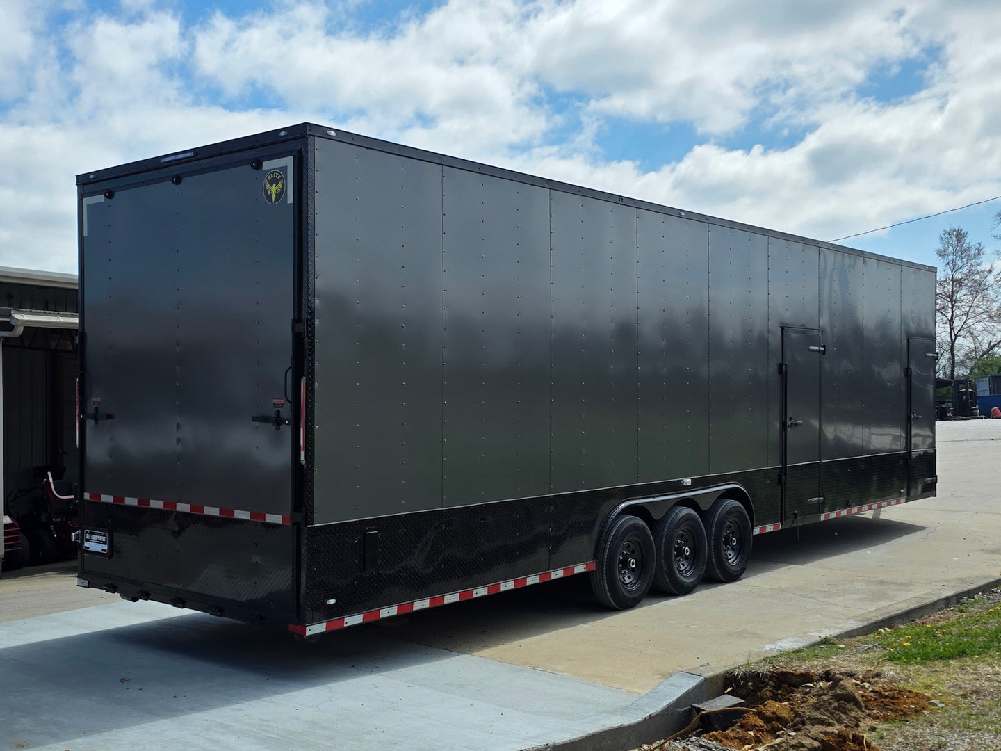 8.5x36 V nose Charcoal with Black Out Trim Back right angle picture 