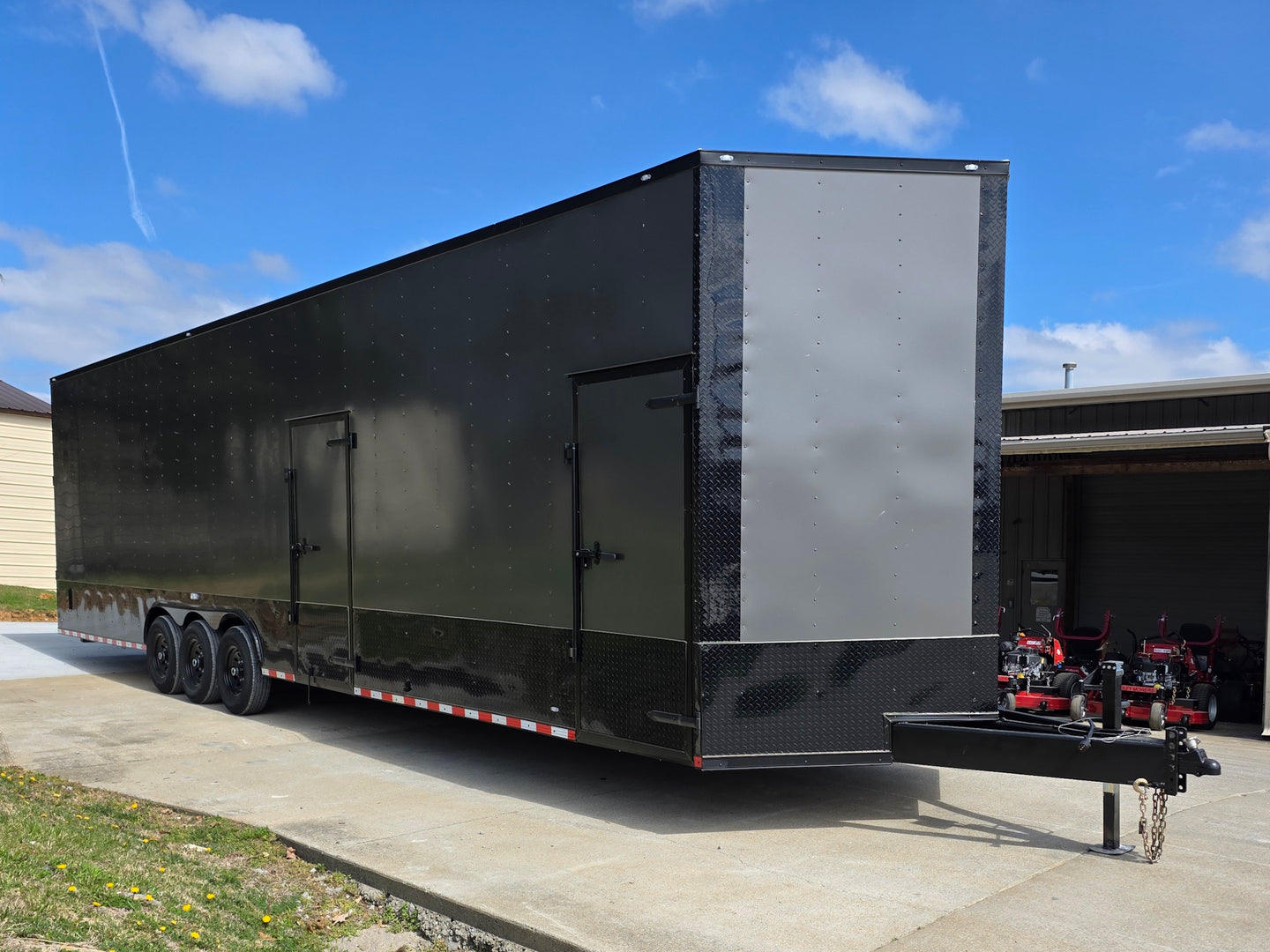 8.5x36 V nose Charcoal with Black Out Trim Front left angle picture 