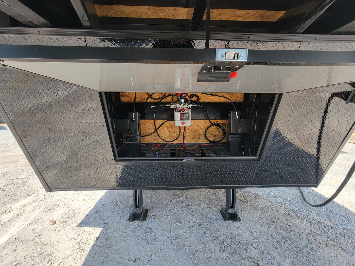 8.5x53 Gooseneck Black Showcase Car Hauler With Beaver Tail Hydraulic picture 