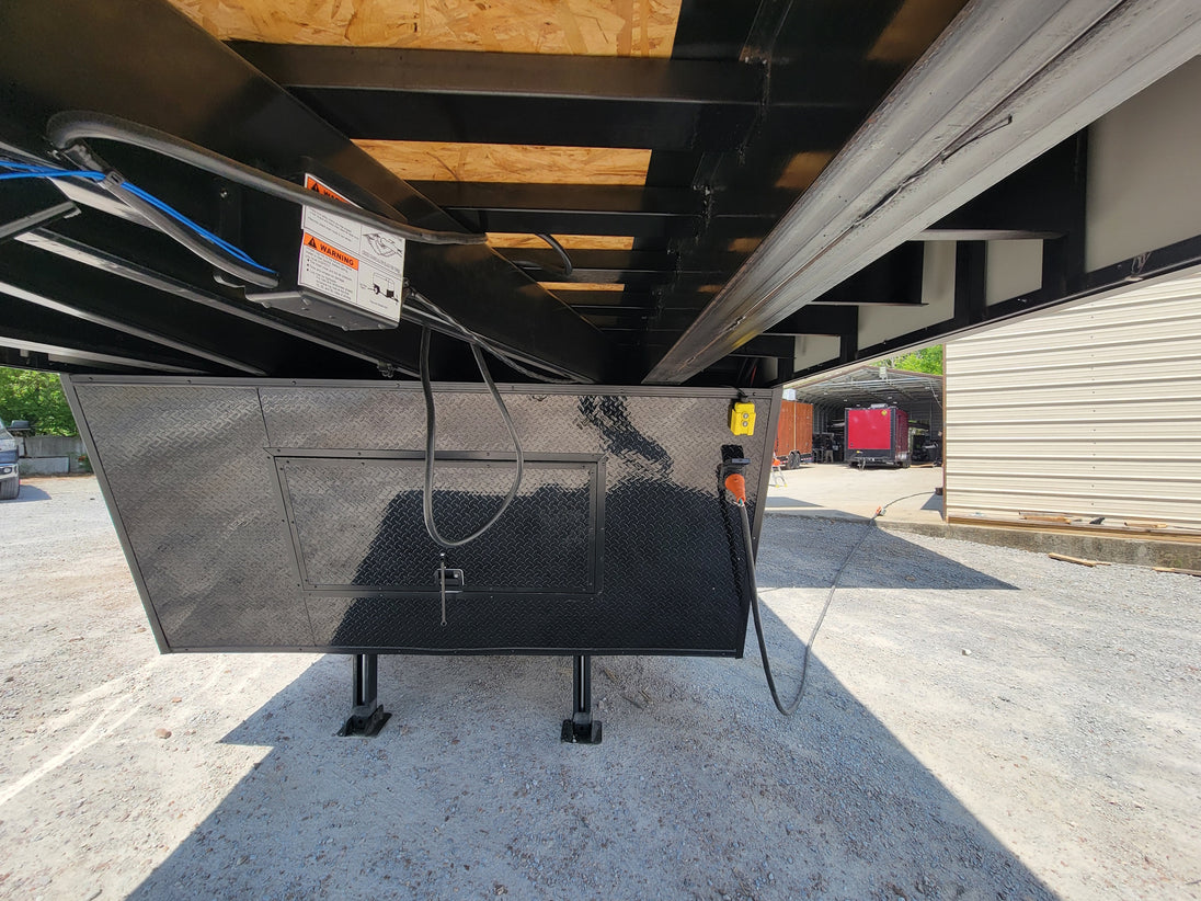 8.5x53 Gooseneck Black Showcase Car Hauler With Beaver Tail Gen hydraulic picture 