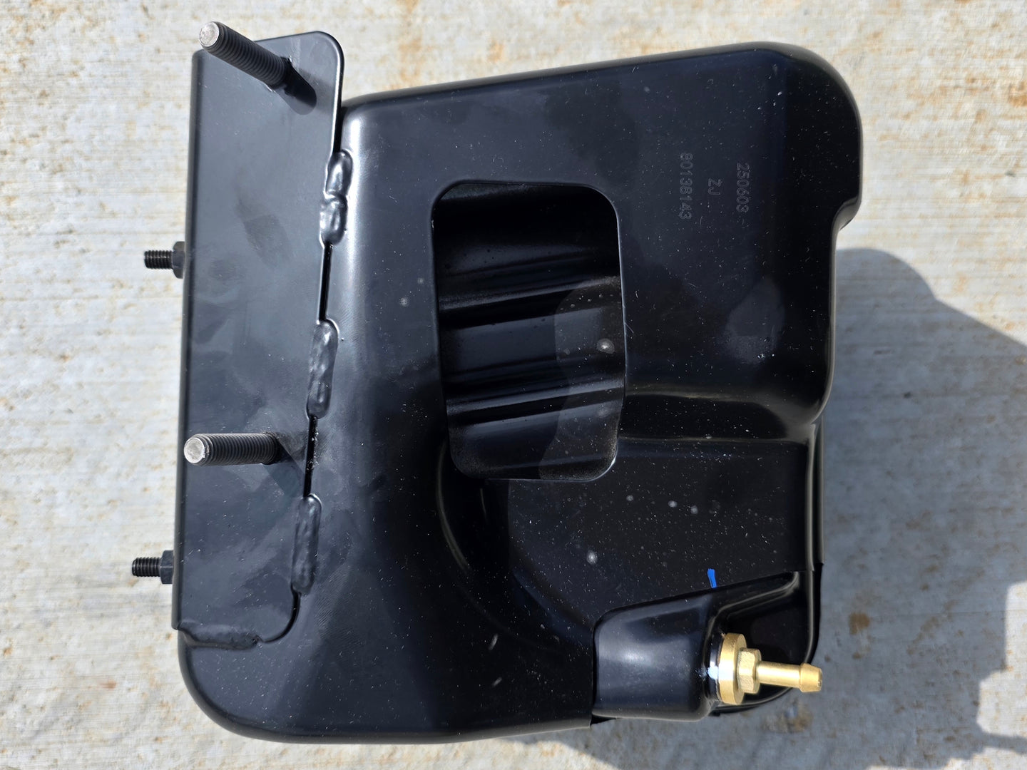 Briggs & Stratton Genuine Part 591508 TANK-FUEL Bottum side picture 