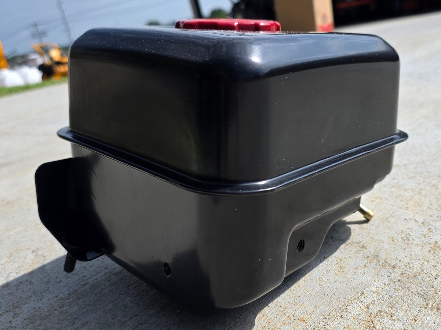 Briggs & Stratton Genuine Part 591508 TANK-FUEL Front left angle picture 