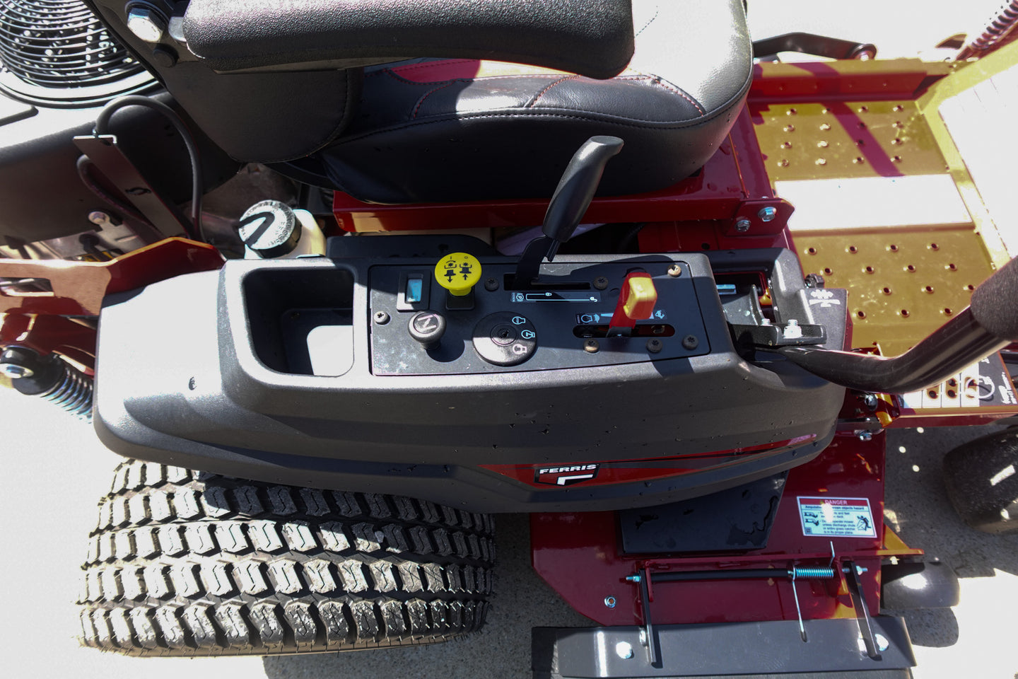 Ferris 5902102 52" 500S Zero Turn Mower 25HP Briggs - SLE Equipment - 10