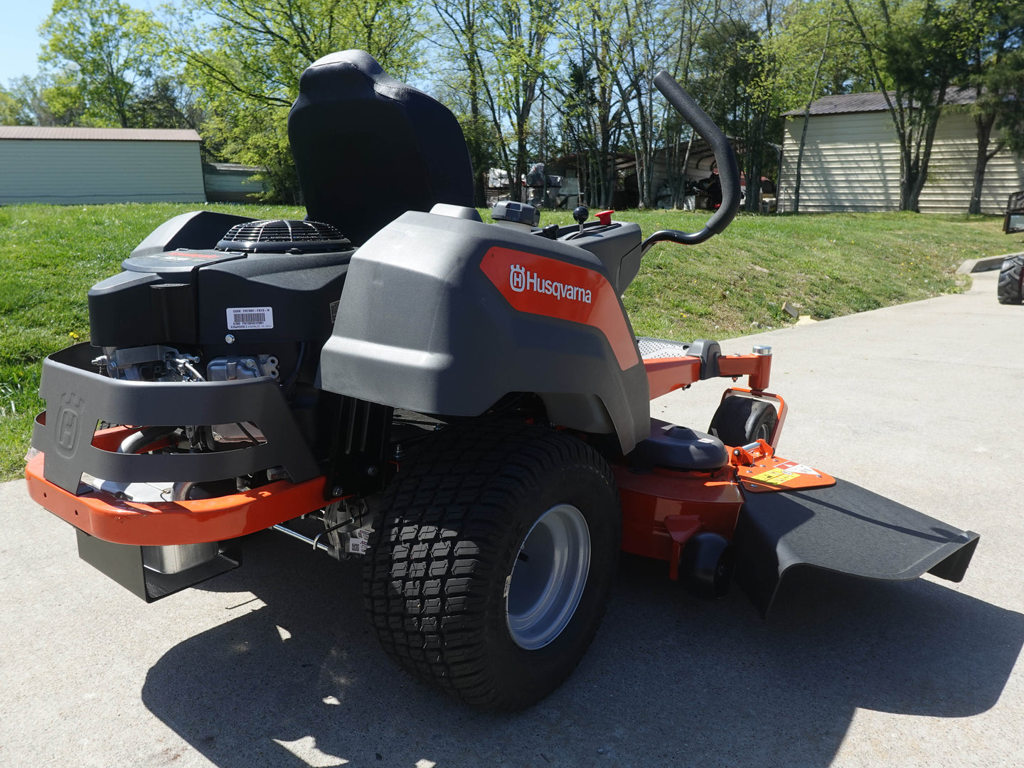 Husqvarna Z254F Zero Turn Lawn Mower 54" Deck 24hp Briggs Back Right