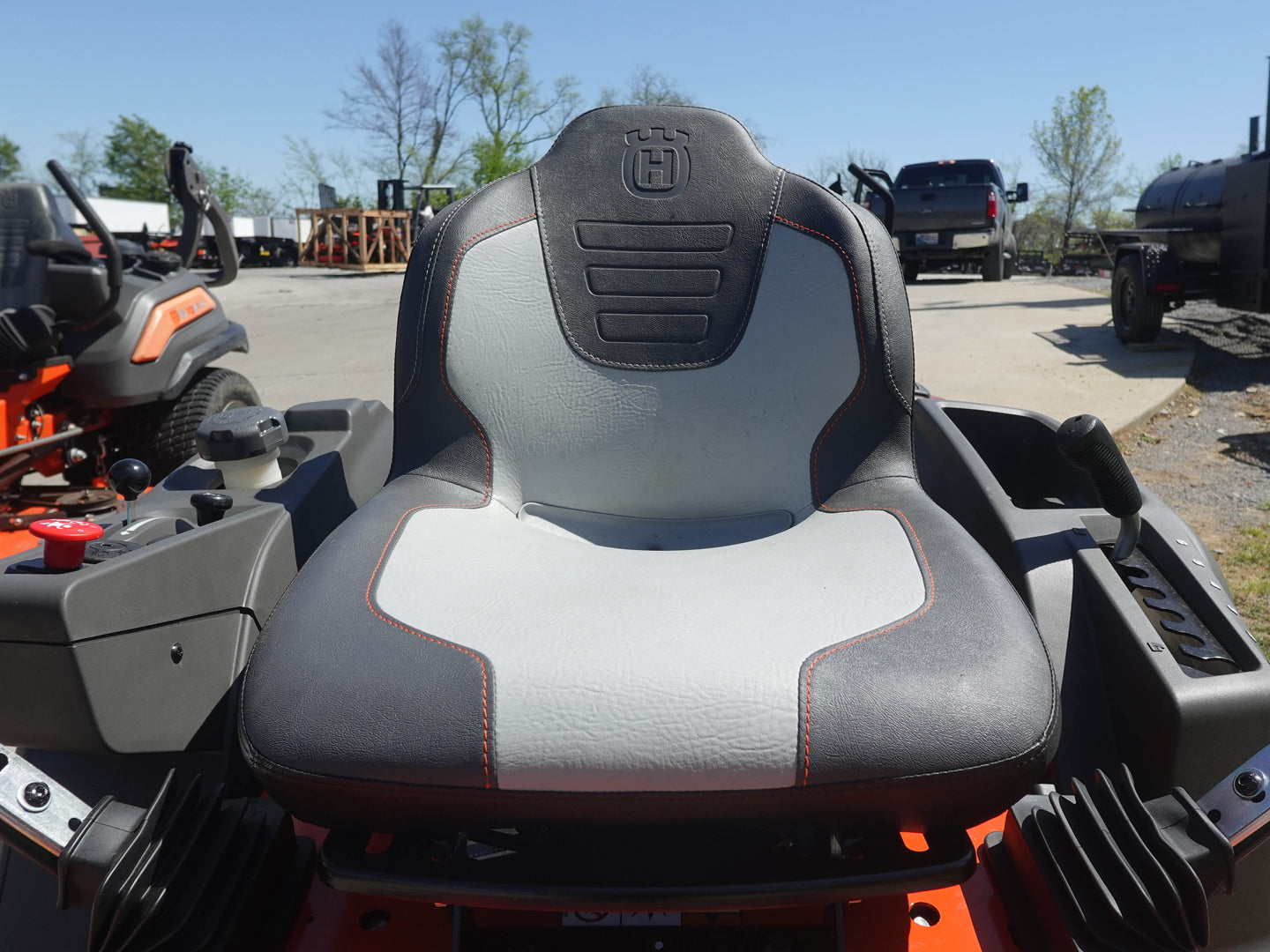 Husqvarna Z254F Zero Turn Lawn Mower 54" Deck 24hp Briggs Seat