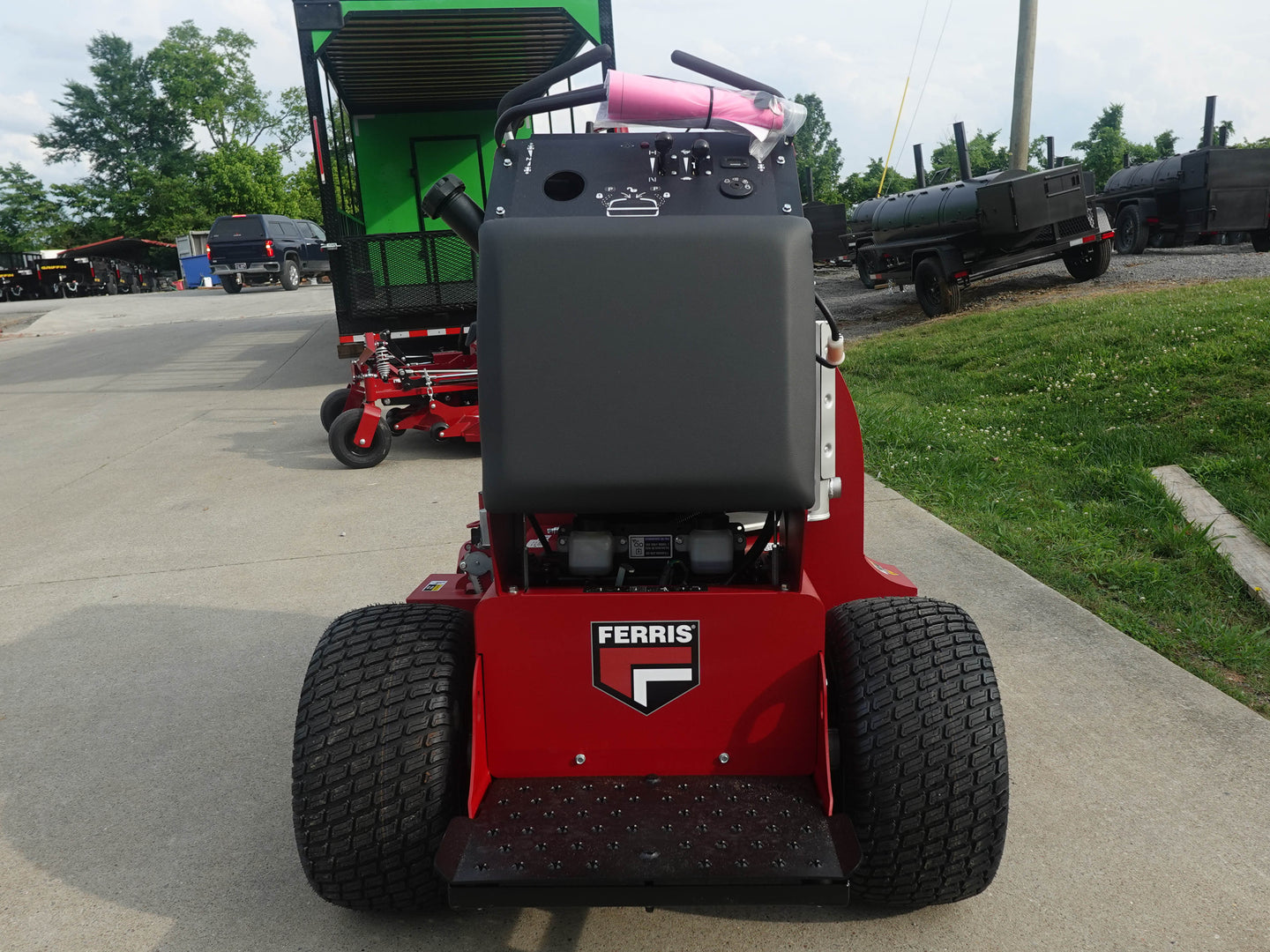 Ferris 5902194 FB3000 Hurricane Stand On Blower 35HP VAN Stand On Platform/ Cushion 