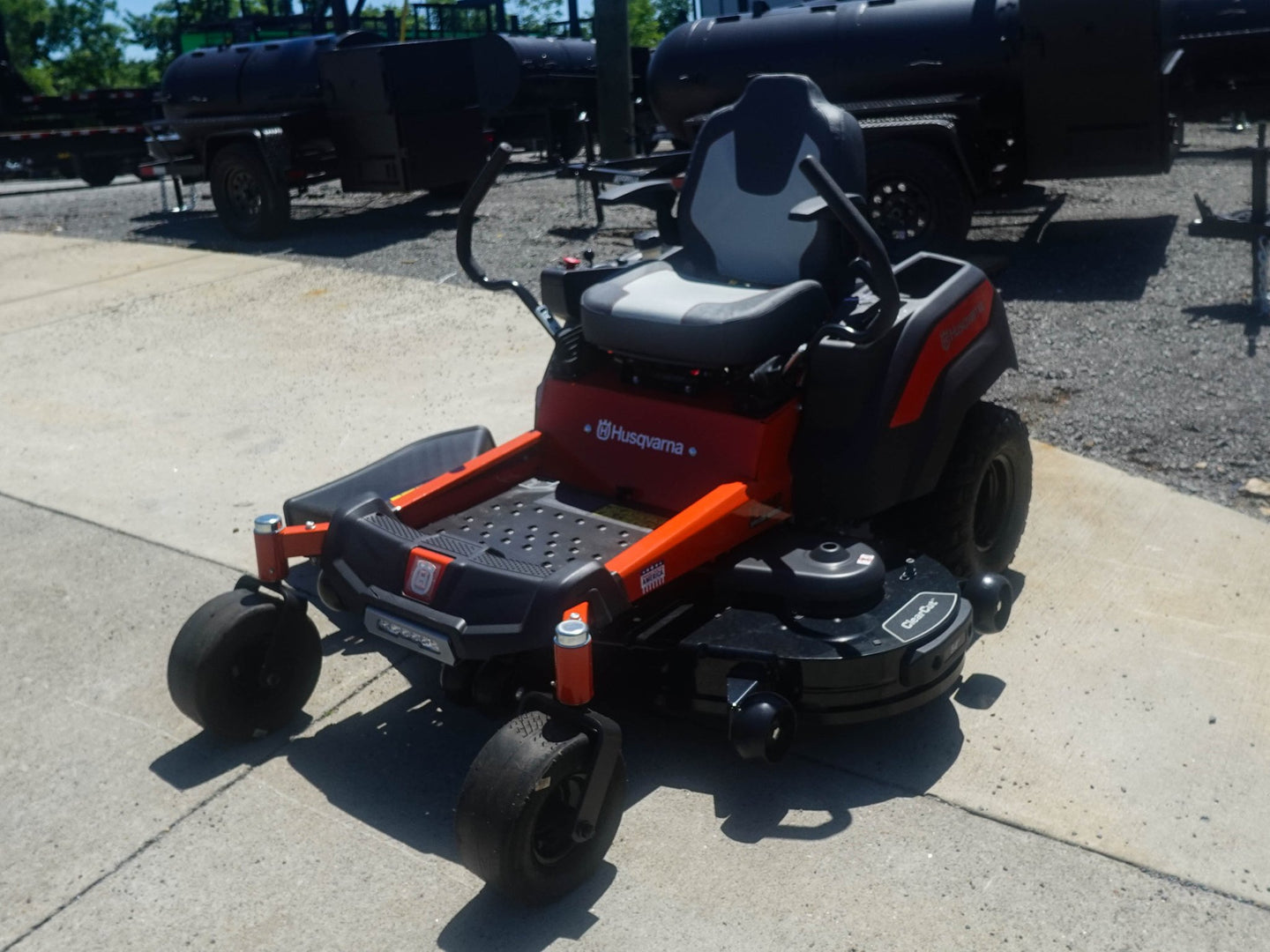 Husqvarna Z254F Prem. Special Edition Zero Turn Mower 26HP KOHLER (Scratch and Dent) - SLE Equipment - 6