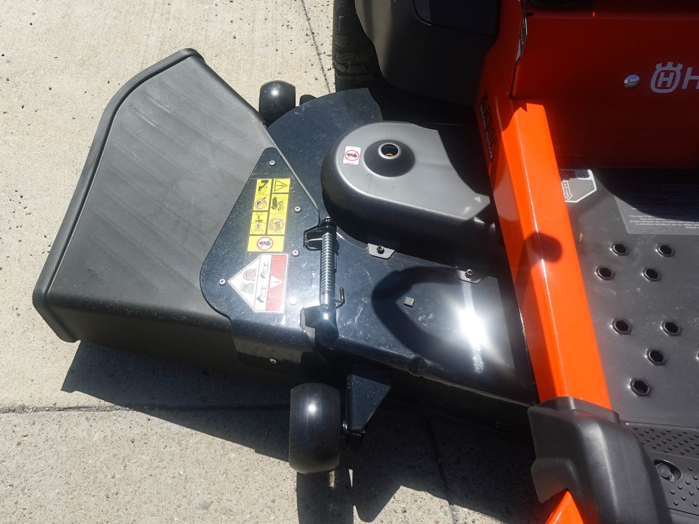 Husqvarna Z254F Prem. Special Edition Zero Turn Mower 26HP KOHLER (Scratch and Dent) - SLE Equipment - 18