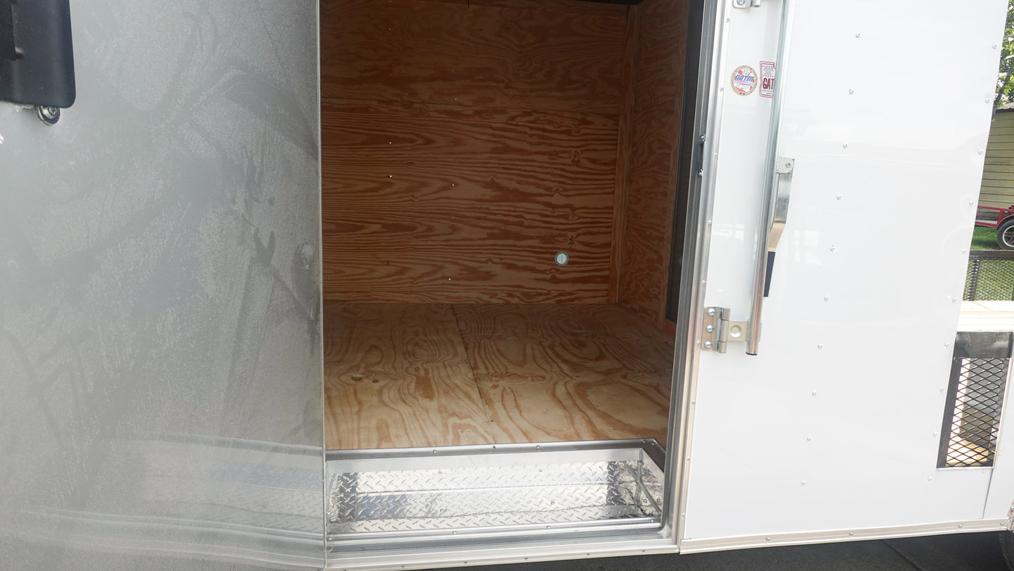 8.5' x 20' White V-Nose Hybrid Enclosed Trailer – Dual 7K Axles Left Side Door Step