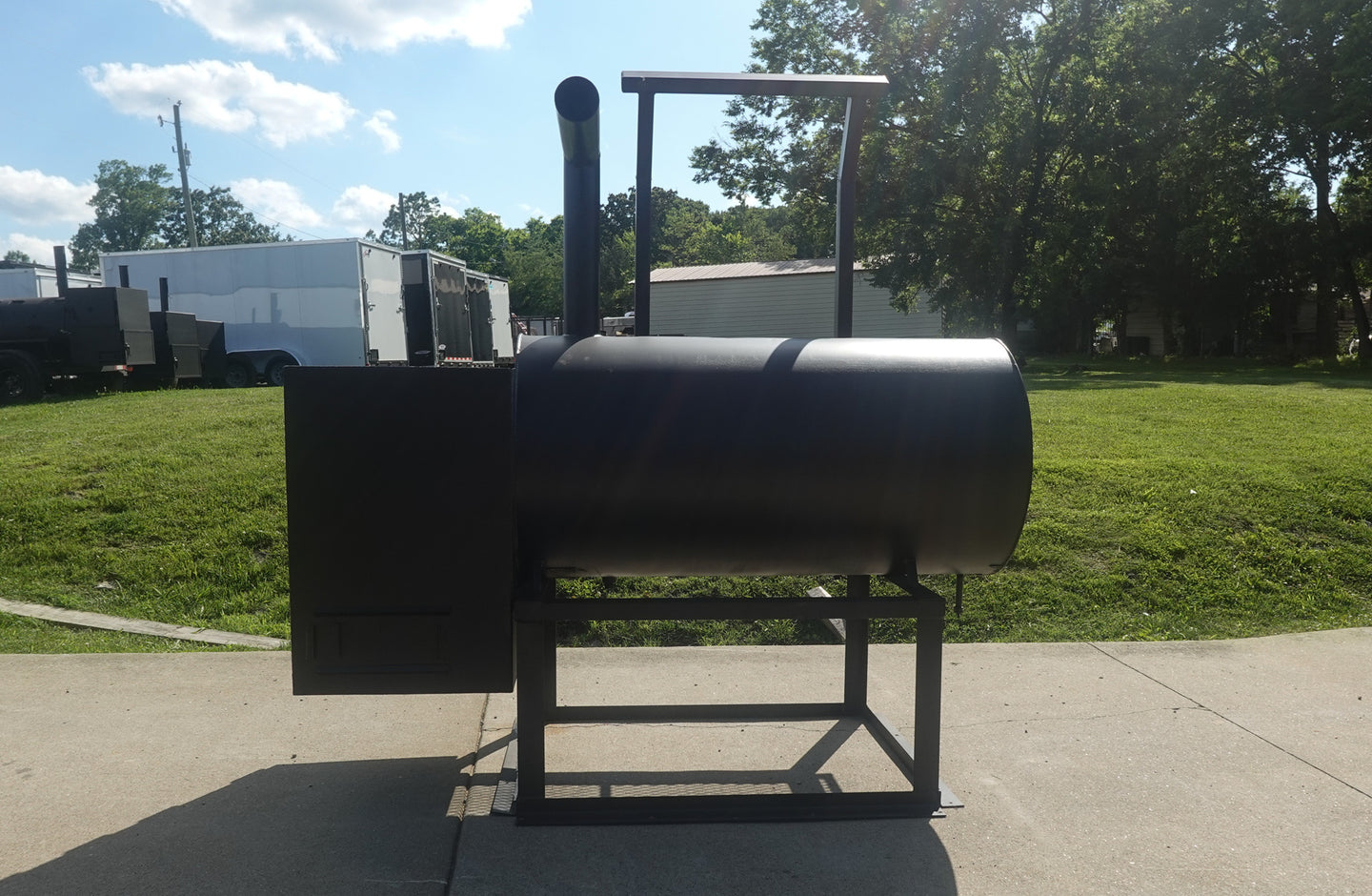 250  Gal  Patio Grill  Smoker Single Door With CounterWeight Back