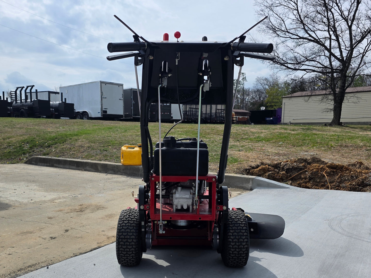 Encore EW32X11HD Commercial Walk Behind Mower 32" 10.5HP Honda Back view picture 