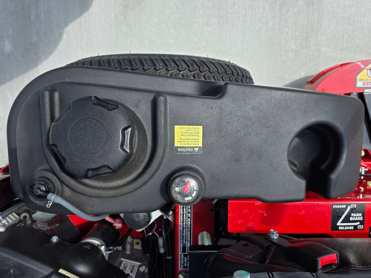 Encore Edge EE48X24LS32 48” Zero Turn Mower 24HP right side fuel tank picture 