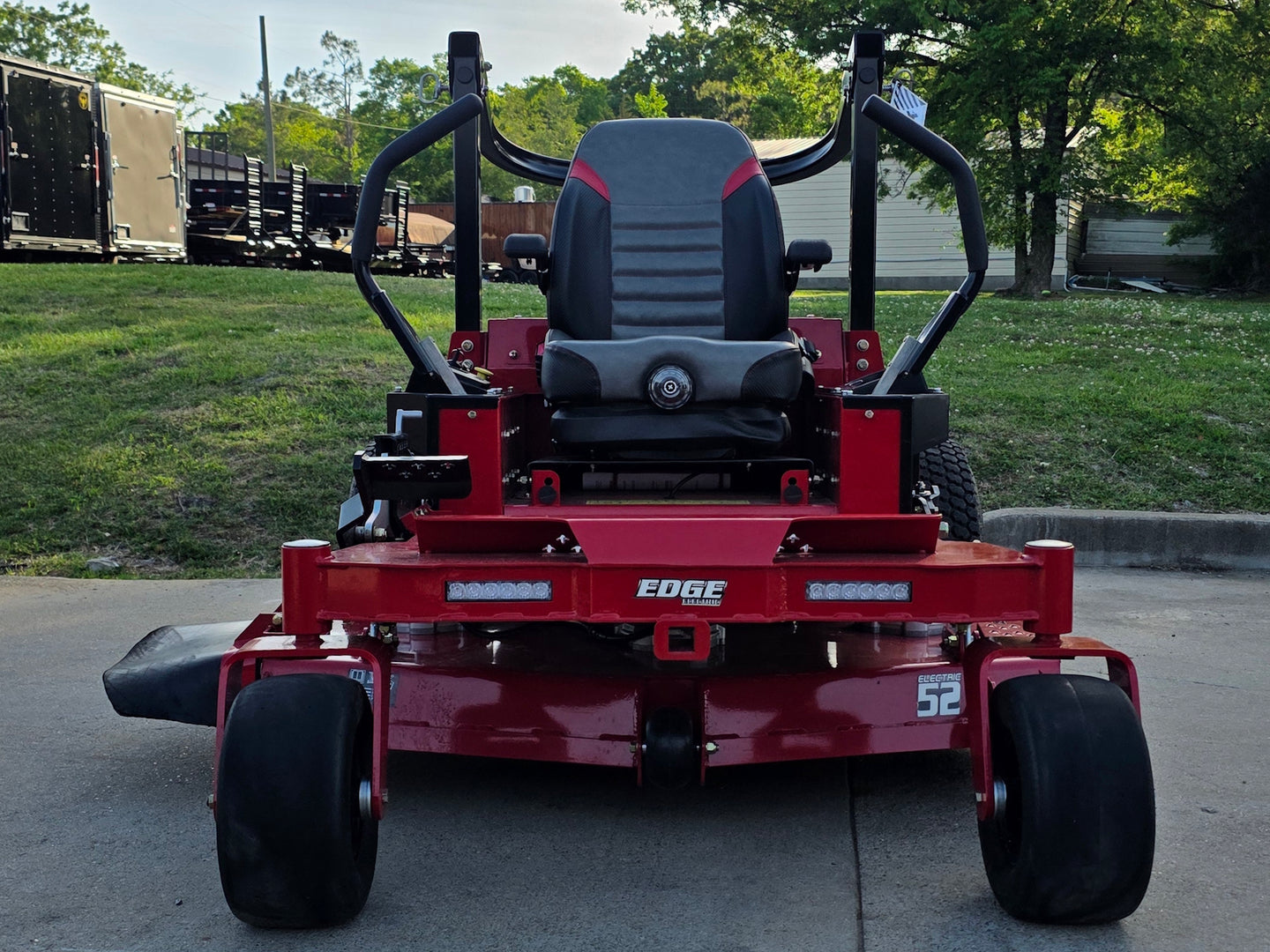 Encore Edge Electric EE52L16 Zero Turn Mower 52" Li-ion Battery LFP 76.8V Front side picture 