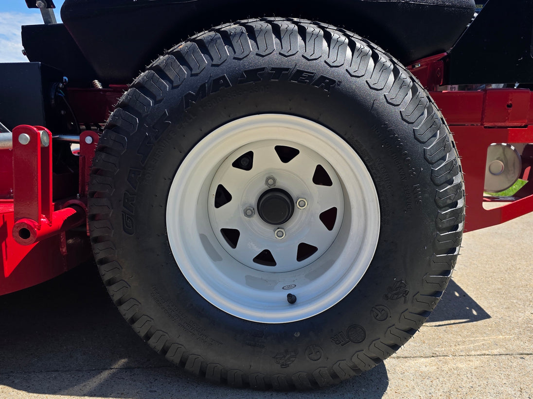 Encore Prowler EP72BSV37EV5 72" Commercial Zero Turn Mower 37HP Briggs EFI Back wheel picture 