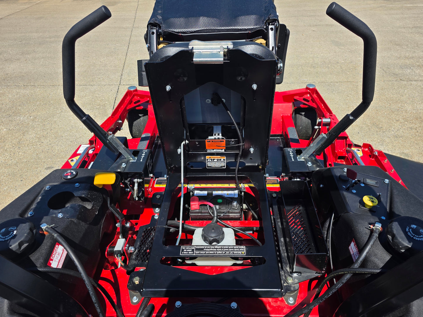 Encore Prowler EP72BSV37EV5 72" Commercial Zero Turn Mower 37HP Briggs EFI Battery picture 