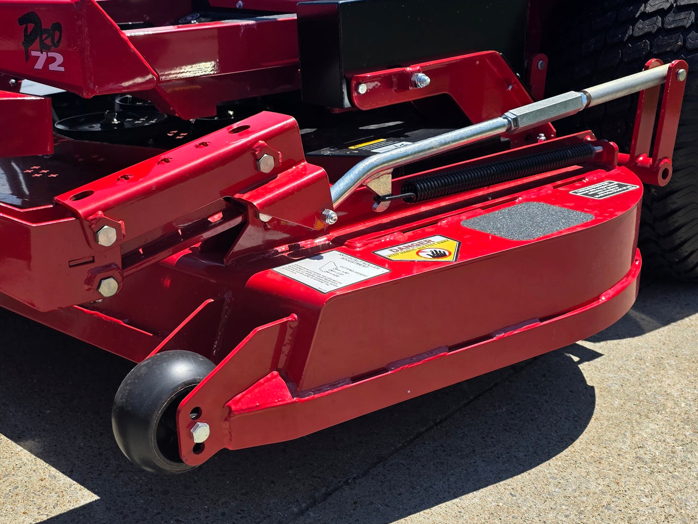 Encore Prowler EP72BSV37EV5 72" Commercial Zero Turn Mower 37HP Briggs EFI Cutting deck picture 