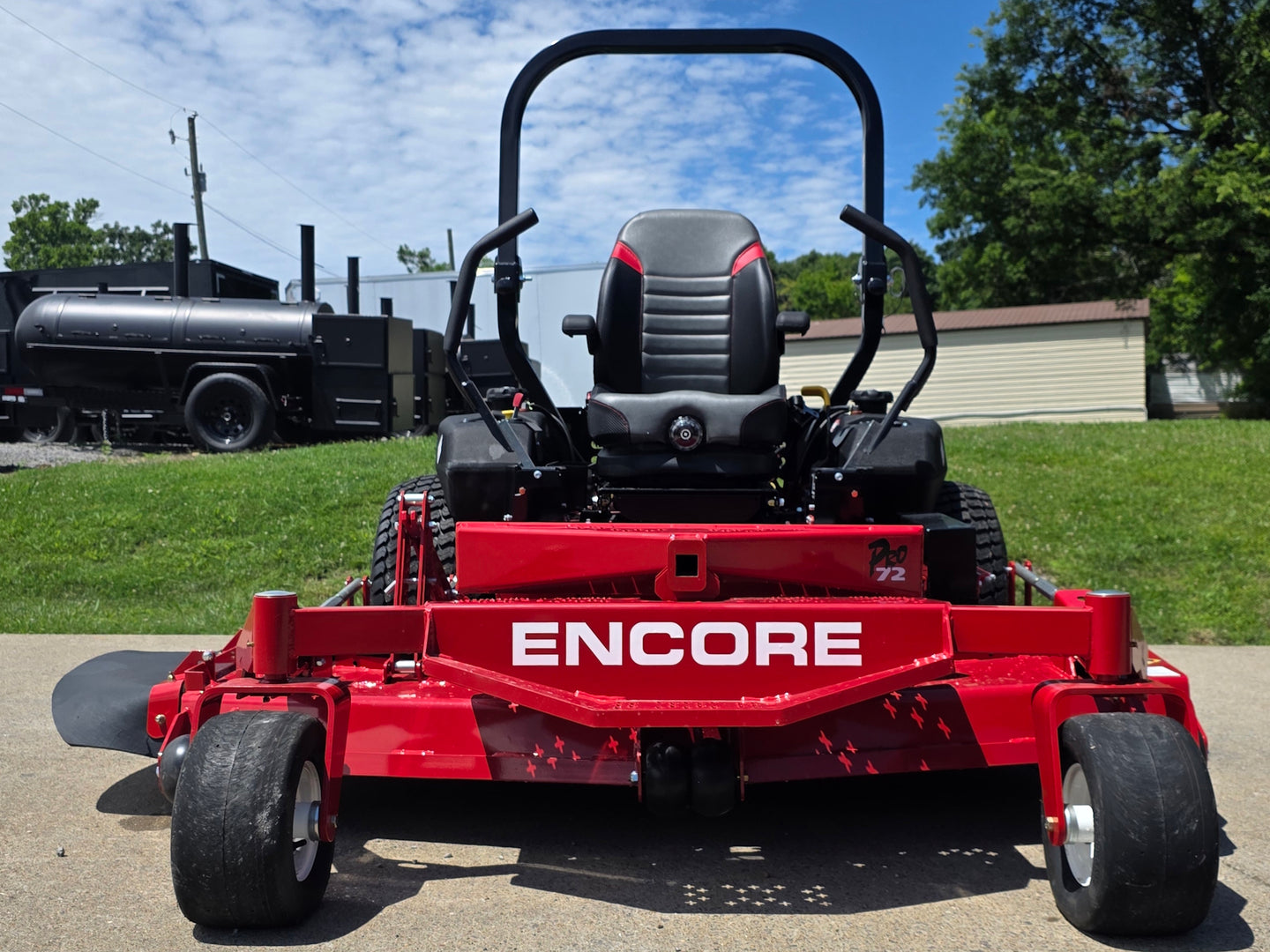 Encore Prowler EP72BSV37EV5 72" Commercial Zero Turn Mower 37HP Briggs EFI Front side picture 