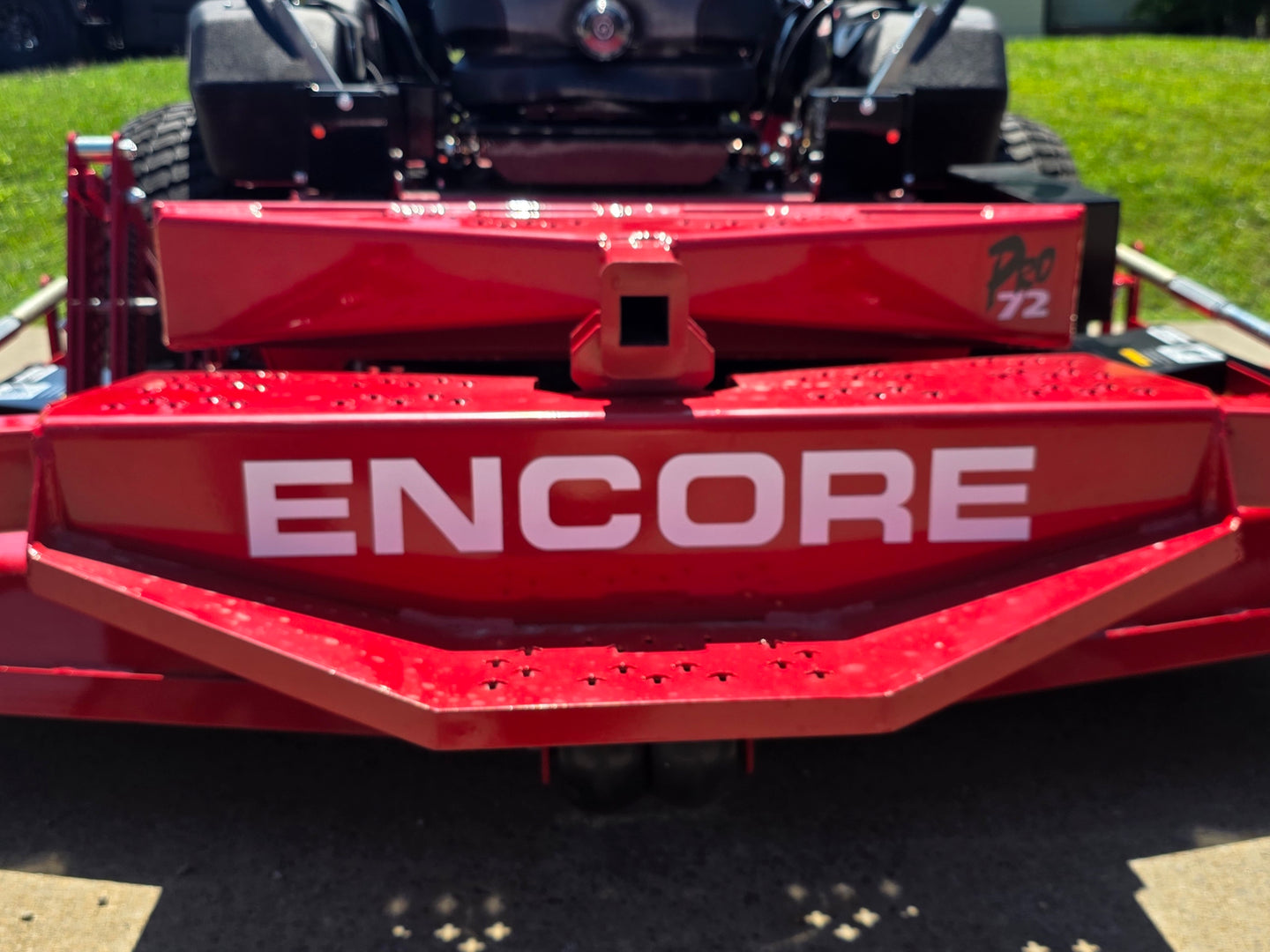 Encore Prowler EP72BSV37EV5 72" Commercial Zero Turn Mower 37HP Briggs EFI hitch picture 