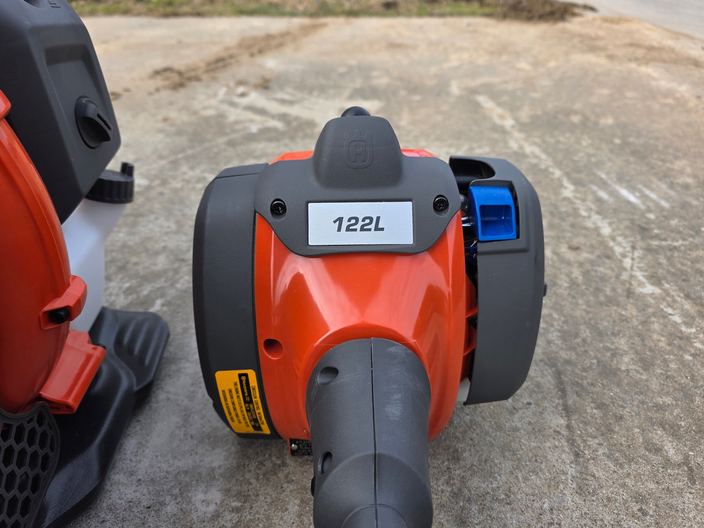 Ferris 5902064 ISX3300 60" Zero Turn Mower Handhelds Bundle (Instant Rebate Included) front engine view picture 