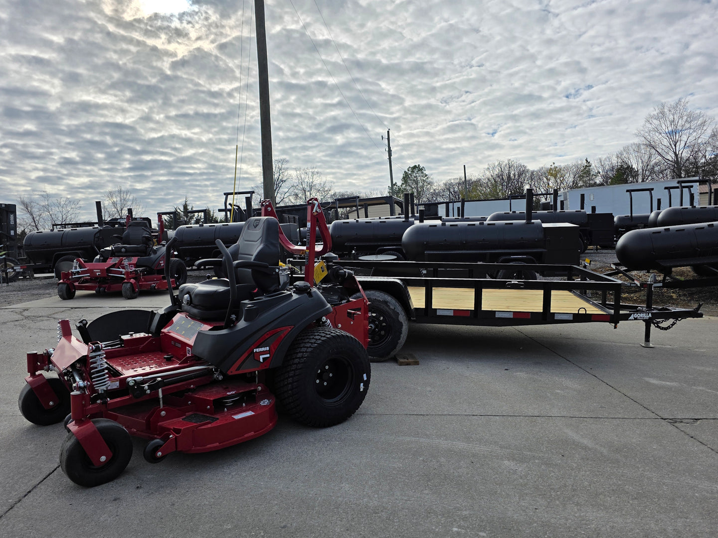 Ferris 5902064 ISX3300 60" Zero Turn Mower Util Trailer Bundle front straight view picture 