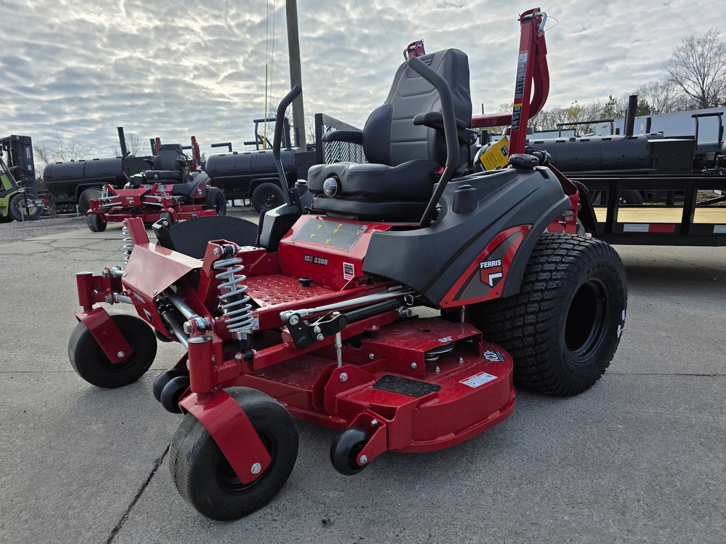 Ferris 5902064 ISX3300 60" Zero Turn Mower Util Trailer Bundle right angled mower view picture 