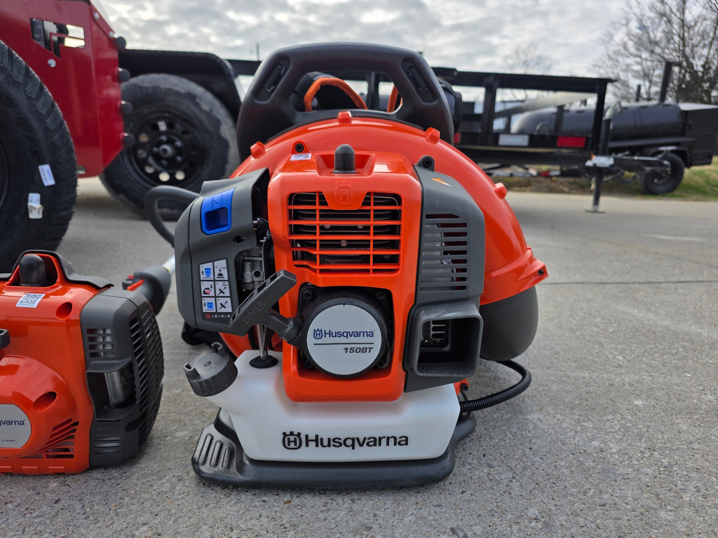 Ferris 5902064 ISX3300 60" Zero Turn Mower Utility Trailer Handheld Bundle front blower view picture 