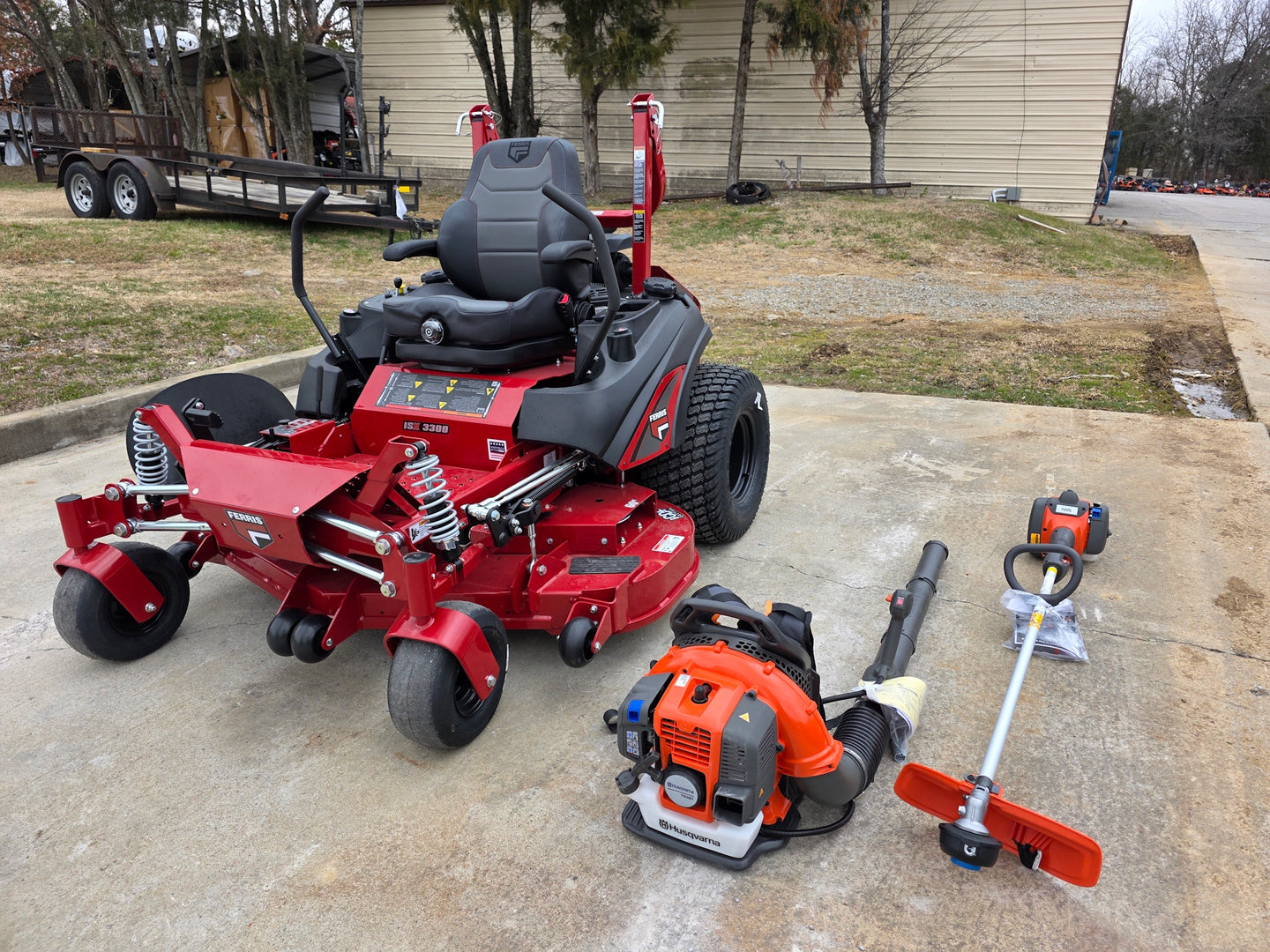 Ferris 5902065 ISX3300 60" Zero Turn Mower Handhelds Bundle (Instant Rebate Included) over all view picture 