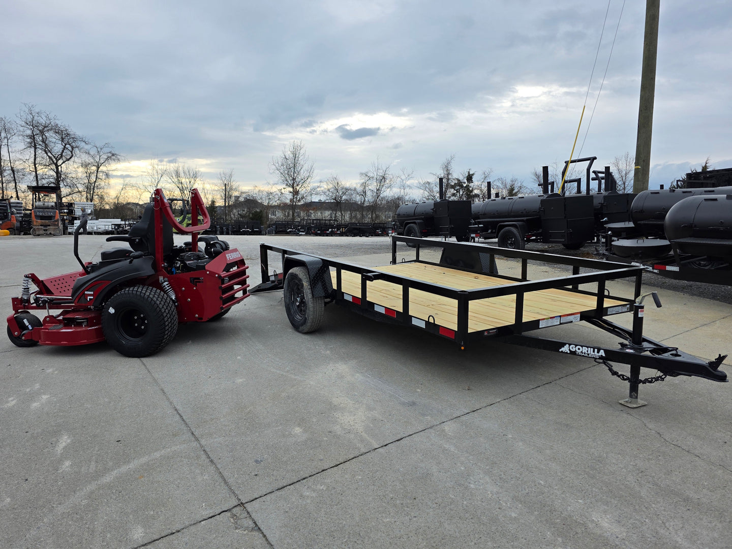 Ferris 5902065 ISX3300 60" Zero Turn Mower Util Trailer Bundle (Instant Rebate Included) right side view picture 