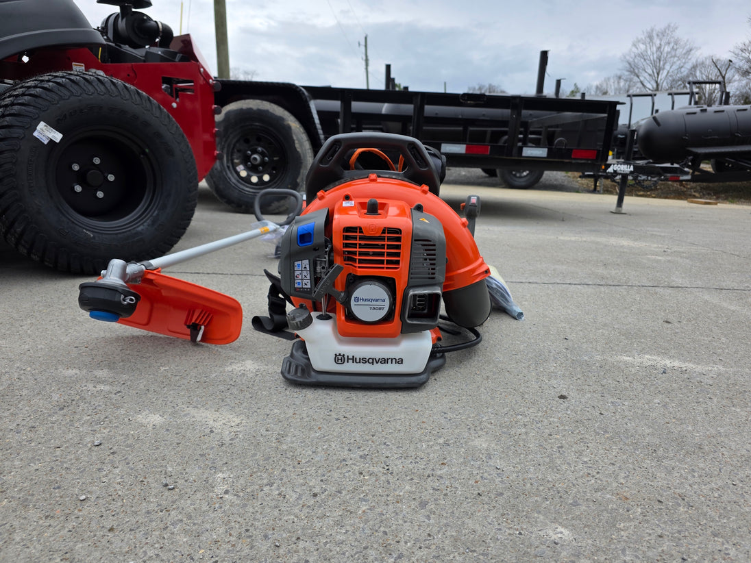 Ferris 5902065 ISX3300 60" Zero Turn Mower Util Trailer Handhelds Bundle (Instant Rebate Included) front hand held view picture 