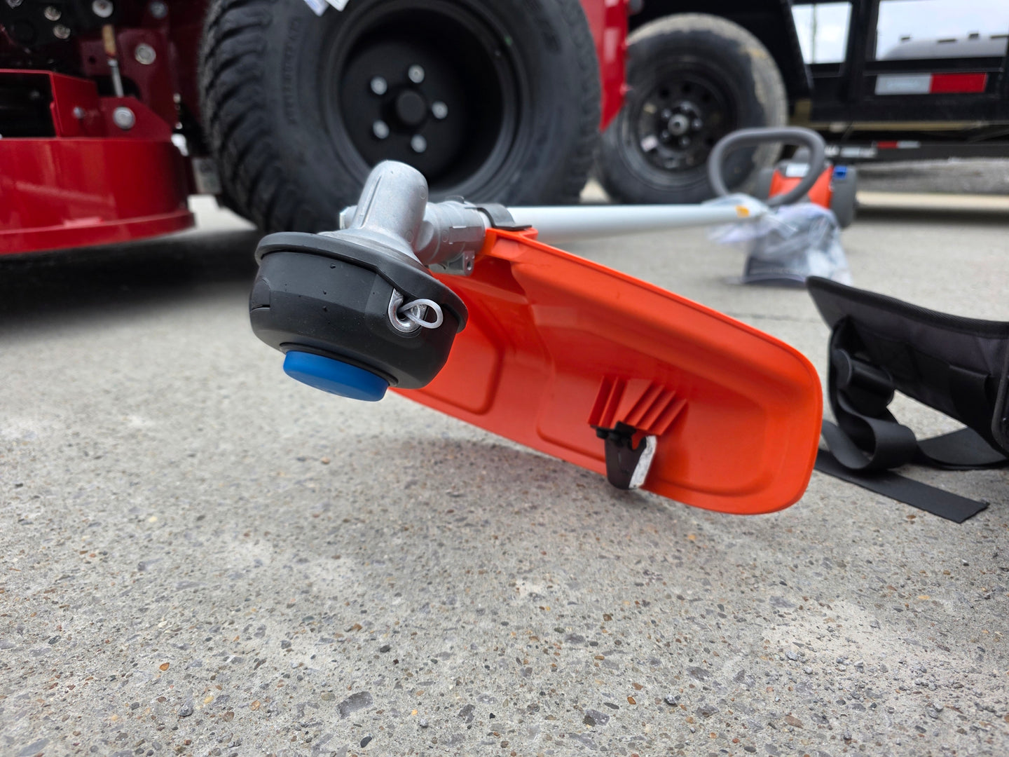 Ferris 5902065 ISX3300 60" Zero Turn Mower Util Trailer Handhelds Bundle (Instant Rebate Included) front trimmer head view picture 