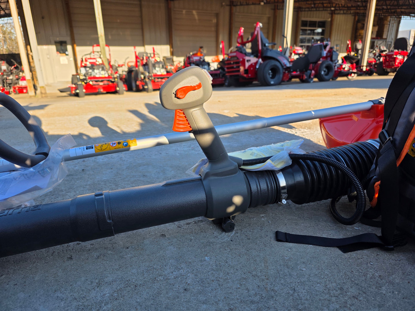 Ferris 5902075 60" ISX800 Zero Turn Mower Handhelds Bundle (Instant Rebate Included) 150 BT control view picture 