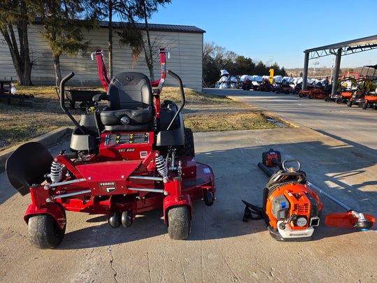 Ferris 5902075 60" ISX800 Zero Turn Mower Handhelds Bundle (Instant Rebate Included) front view picture 