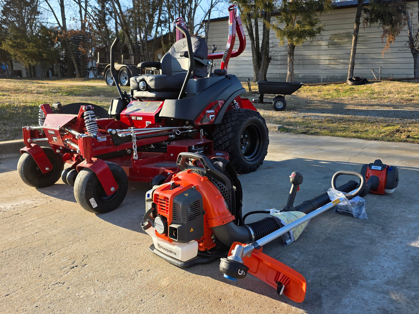 Ferris 5902075 60" ISX800 Zero Turn Mower Handhelds Bundle (Instant Rebate Included) right angled view picture 