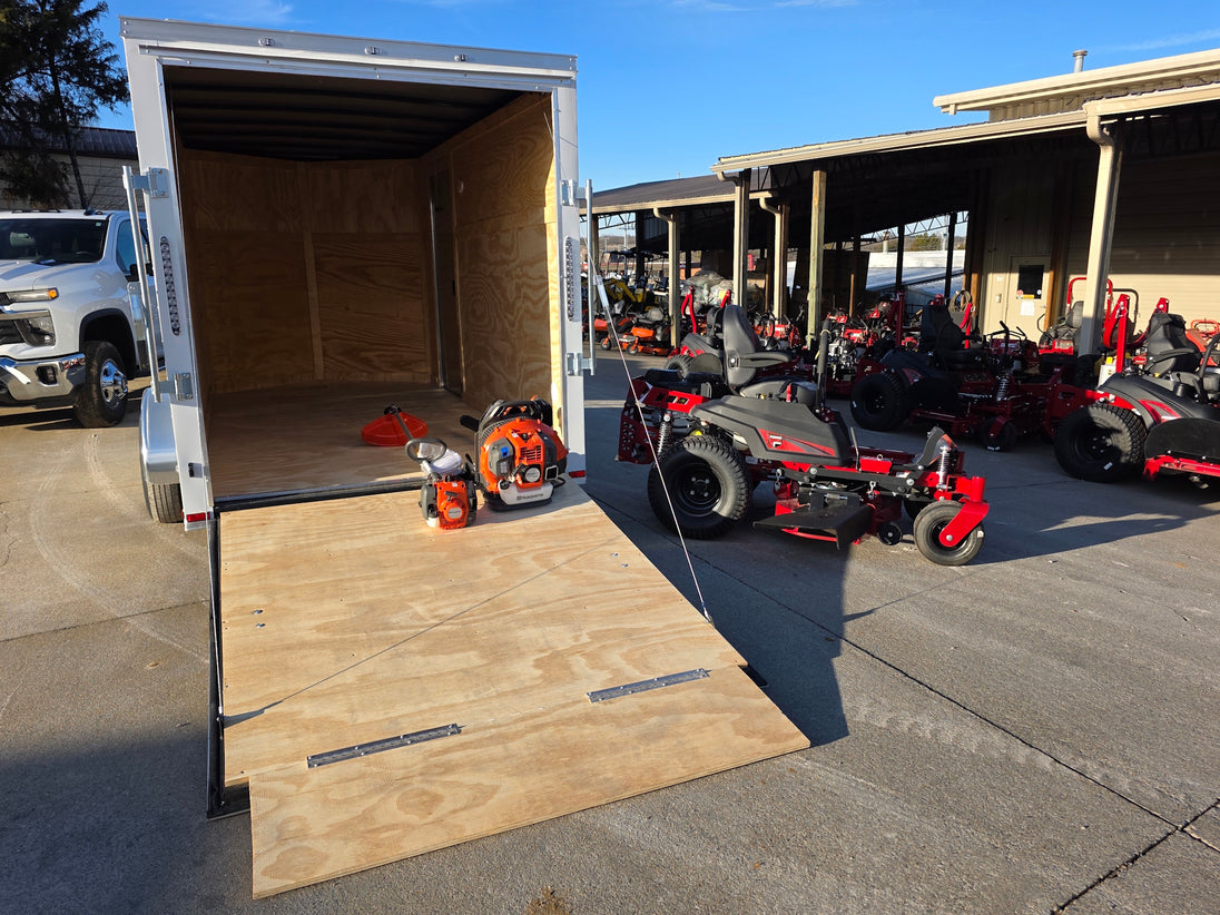 Ferris 5902101 500S 48" Zero Turn Mower Encl Trailer Handhelds Bundle back view picture 