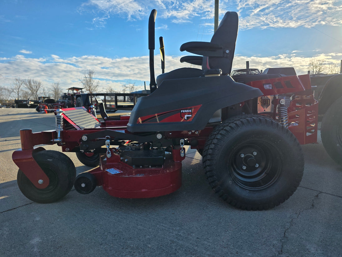 Ferris 5902101 500S 48" Zero Turn Mower Util Trailer Bundle right mower side view picture 