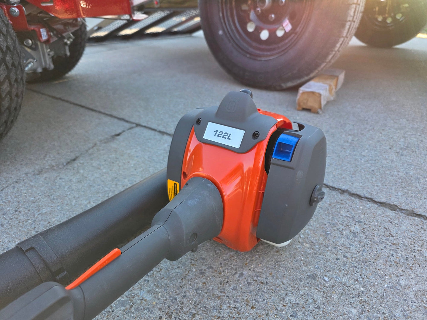 Ferris 5902101 500S 48" Zero Turn Mower Util Trailer Handhelds Bundle trimmer engine view picture 