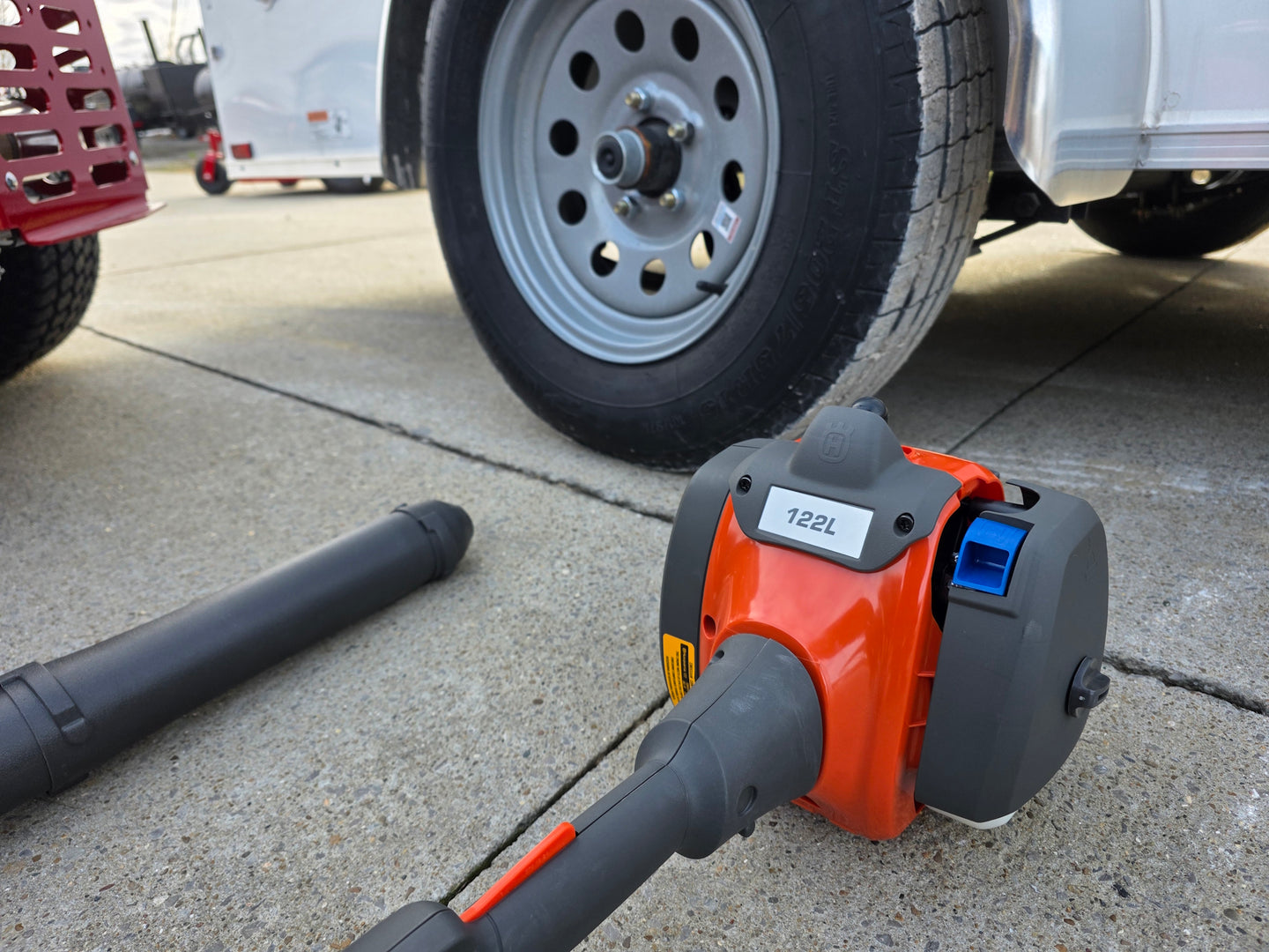 Ferris 5902103 61" 500S Zero Turn Mower Encl Trailer Handheld Package trimmer engine view picture 